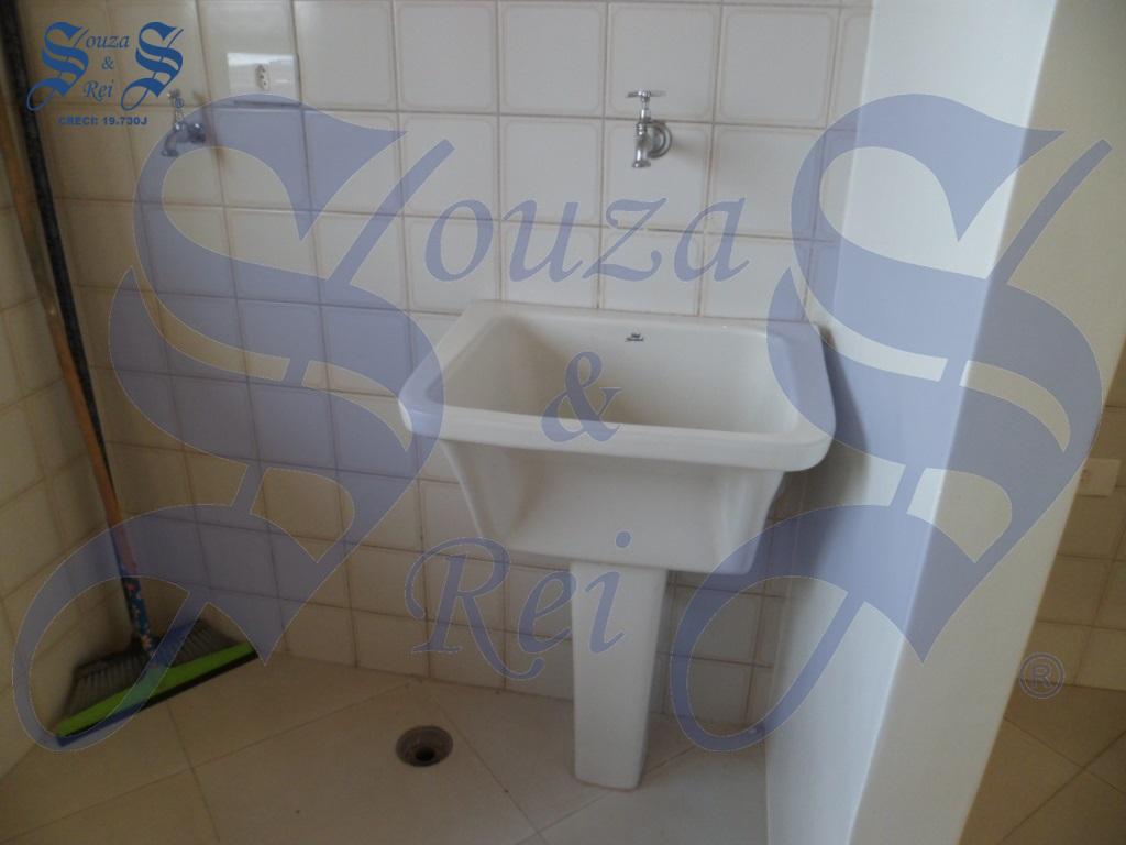 Apartamento à venda com 2 quartos, 62m² - Foto 2